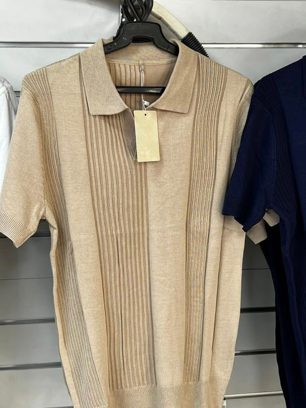 تيشيرت رجالي بني فاخر ستايل Old Money – نقش طولي أنيق وقصة Slim Fit